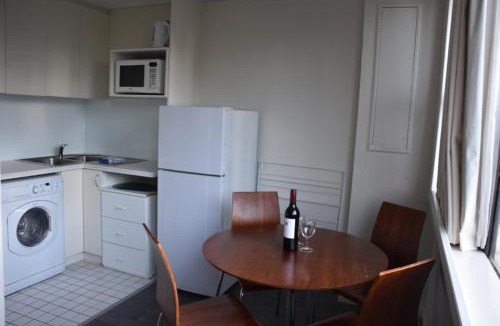Darlinghurst Apartment | Accommodation Sydney City Centre - Studio Apartment with Hyde Park View