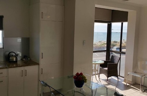 West Beach Apartment | ACUSHLA ACCOMMODATION - Esplanade Living! SELF CHECK-IN, SELF CHECK-OUT