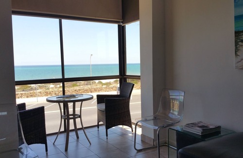 West Beach Apartment | Acushla Accommodation