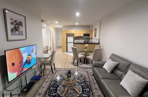 Adelaide Central Business District Apartment | ADELAIDE CBD APARTMENT - 3BR, 2BATH & CARPARK