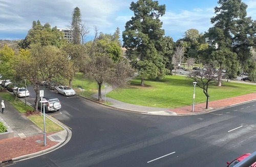 Adelaide Central Business District Apartment | ADELAIDE CBD APARTMENT - 3BR, 2BATH & CARPARK