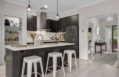 Mount Barker House | Adelaide Hills Escape, Scenic Views, Winery & City