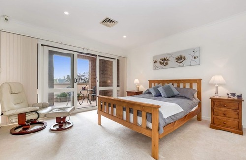 North Adelaide House | Adelaide Style Accommodation - CLOSE TO CITY - 3Bdrm - In elite North Adelaide