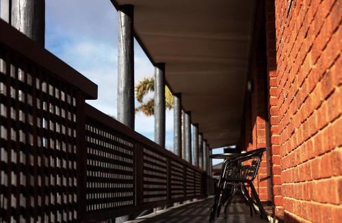Rosebud Hotel | Admiral Motor Inn