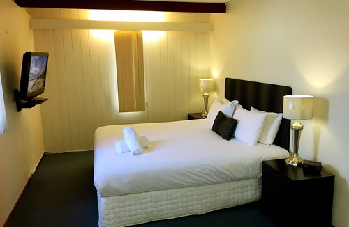 Rosebud Hotel | Admiral Motor Inn