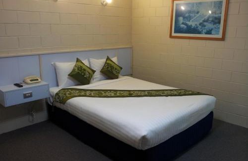 Nelson Bay Hotel | Admiral Nelson Motor Inn