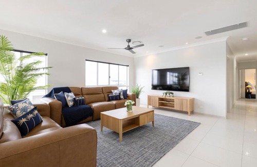 Maroochydore Apartment | Admorality Cove