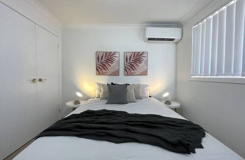 Edmondson Park House | Adorable Modern 4 Br House WiFi & Parking