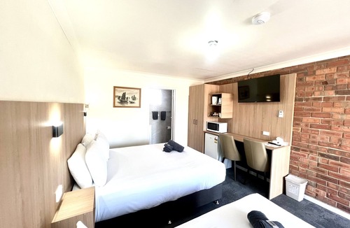 Forbes Hotel | Adrian Motel