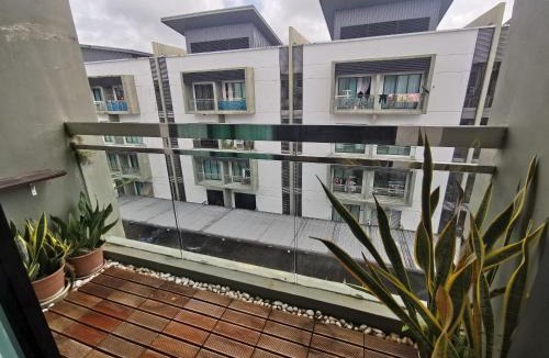 Pusat Komersil Lee Ling House | AEA Staycation at Prima Homes Matang