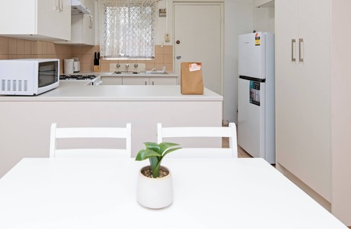 Salisbury Apartment | Affordable 2-Bedroom Stay - Steps from Parabanks Shopping