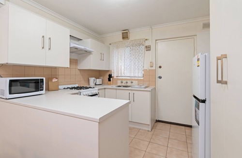 Salisbury Apartment | Affordable 2-Bedroom Stay - Steps from Parabanks Shopping