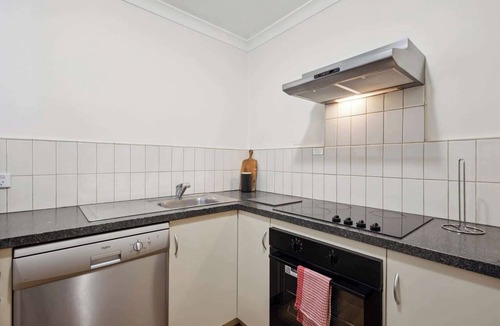 Northbridge Apartment | Affordable Apt in Northbridge with Pool