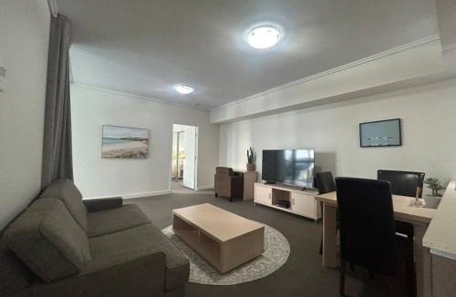 Brisbane Central Business District Apartment | Affordable CBD 2Beds and Ducted AC Walk to everything