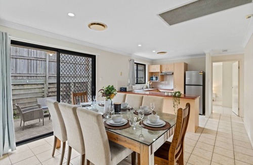 Acacia Ridge House | Affordable Central A/C 4-Bed 2-Bath Family Home