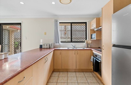 Acacia Ridge House | Affordable Central A/C 4-Bed 2-Bath Family Home