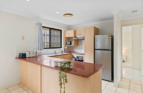 Acacia Ridge House | Affordable Central A/C 4-Bed 2-Bath Family Home