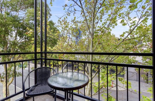 Northbridge Apartment | Affordable Central James St Apartment