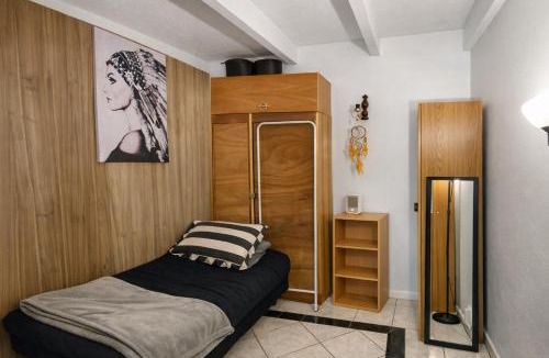 Beckenham House | Affordable & cosy, close to train station, CBD & Airport
