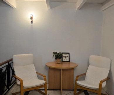 Beckenham House | Affordable & cosy, close to train station, CBD & Airport