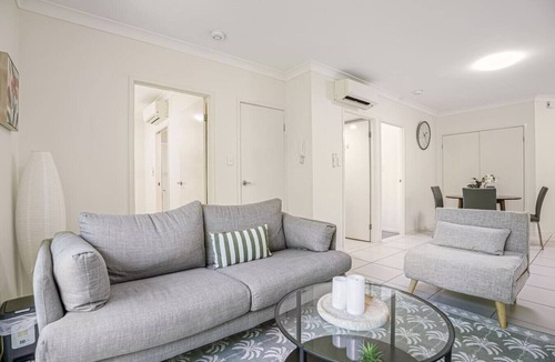 Springwood Apartment | Affordable Cosy Retreat w/Balcony | Springwood