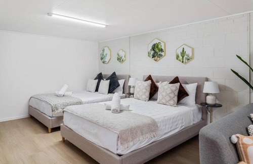 Jindalee House | Affordable Studio sleeping and living space combined