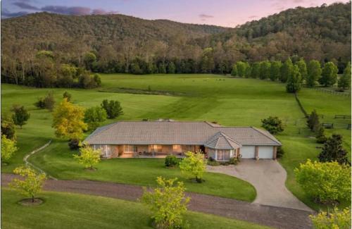 Wyong Creek House | Aircabin - Wyong Creek - Cozy Country Home