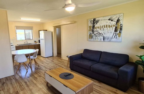 Norville Apartment | ⚽ Aircon Unit short walk away to ATW Sports Club 🍻