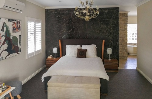 Redcliffe Bed & Breakfast | Airport B&B