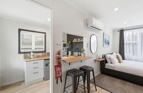 Midway Point House | Airport Studio Retreat