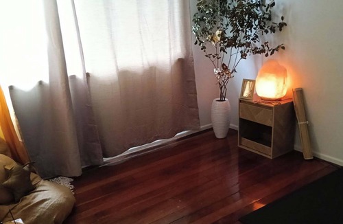 Slacks Creek House | Airy, quaint hideaway with fantastic location