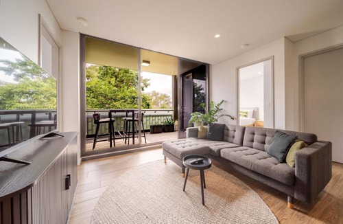 Waterloo Apartment | Airy Waterloo Apartment with Pool & Gym Access