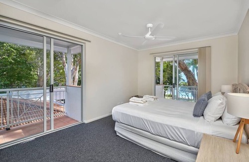 Palm Cove Apartment | Alassio 1 Bedroom Beachfront 302-1 Palm Cove