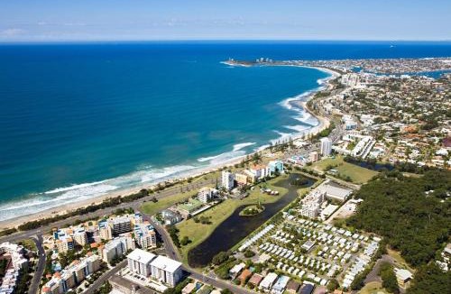 Alexandra Headland Resort | Alex Beach Cabins and Tourist Park