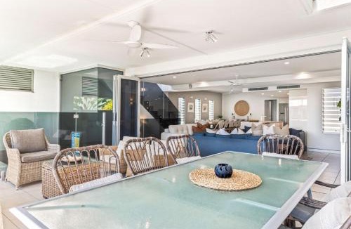 Alexandra Headland House | Alex Beach House, 100 steps to the sand, with ocean views
