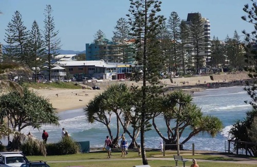Alexandra Headland Apartment | Alexandra Headland Beach - Stunning Views ZF9