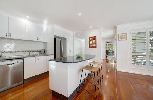Currimundi House | Alice by the Lake Currimundi