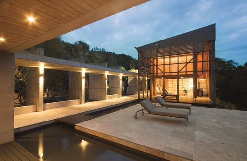 Agnes Water House | Alinghi Beach House - metres from beach