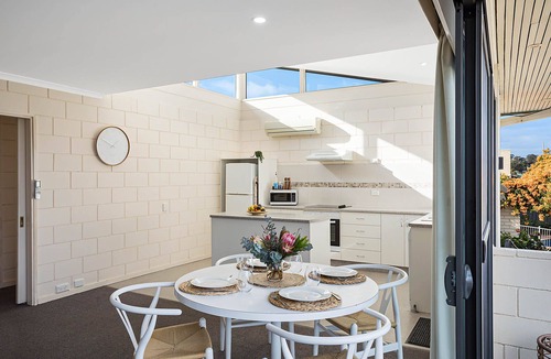 Merimbula Apartment | All decked out at Penguin Mews Unit 9 - 5+ nights