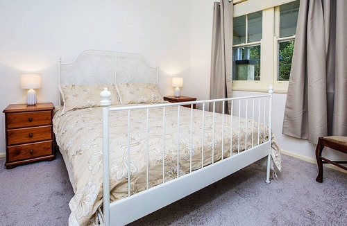 Katoomba Cottage | Allambee - Two Bedroom Cottage, Sleeps 4