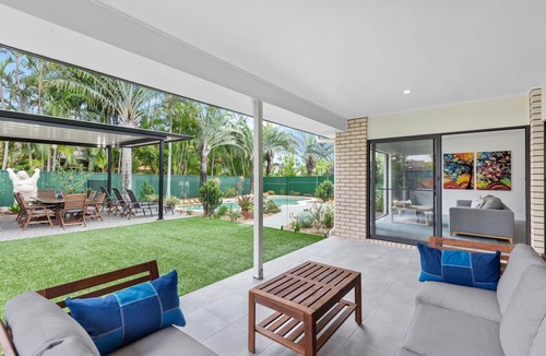 Margate Apartment | "Alma House" - Margate Q 4020
