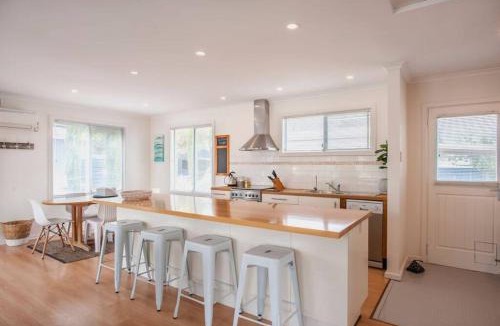 Lake Wangary House | Almonta Escape - COFFIN BAY - Perfect for couples or families