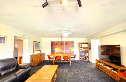 Highett House | Aloha Bayside 7 Bedrooms Fit 23 Full Kitchen, Southland, Golf Nearby