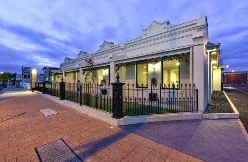 Mount Gambier Hotel | Aloha Central Premium Studios