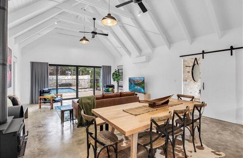 Bright House | Alpine Barn Retreat