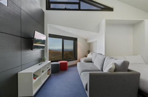 Hotham Heights Apartment | Alpine Heights 27