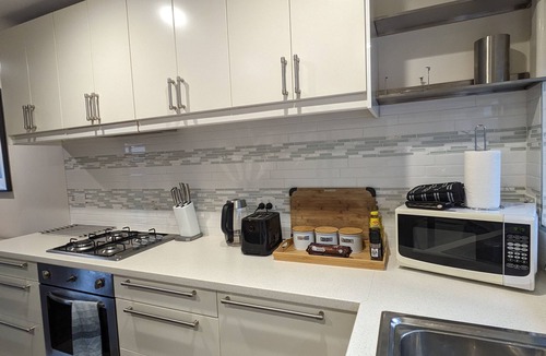Altona Apartment | Altona Beachfront Haven - 2 Bed, 2 Bath