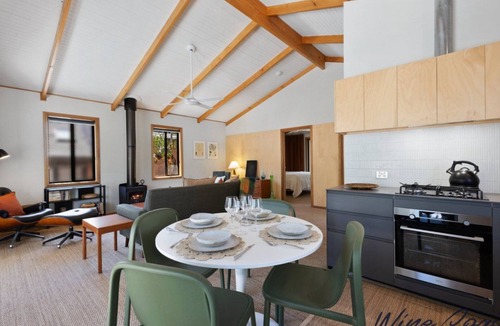 Silver Sands Apartment | Alula Cottage by Wine Coast Holidays