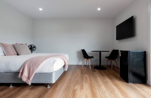 West Launceston Apartment | Amali Studio stylish and contemporary