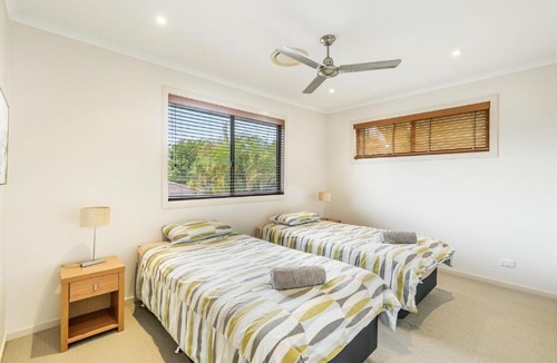Iluka House | Amarco Spacious Riverfront with Sunset Views